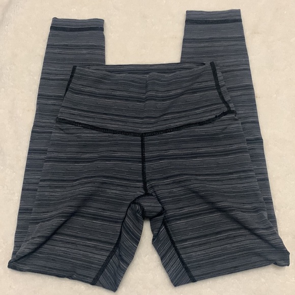 Lululemon high rise legging size 4 - Picture 3 of 3